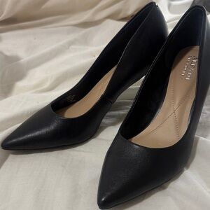 Alfani Black Pointed-Toe Leather Pumps size 6.5 never worn